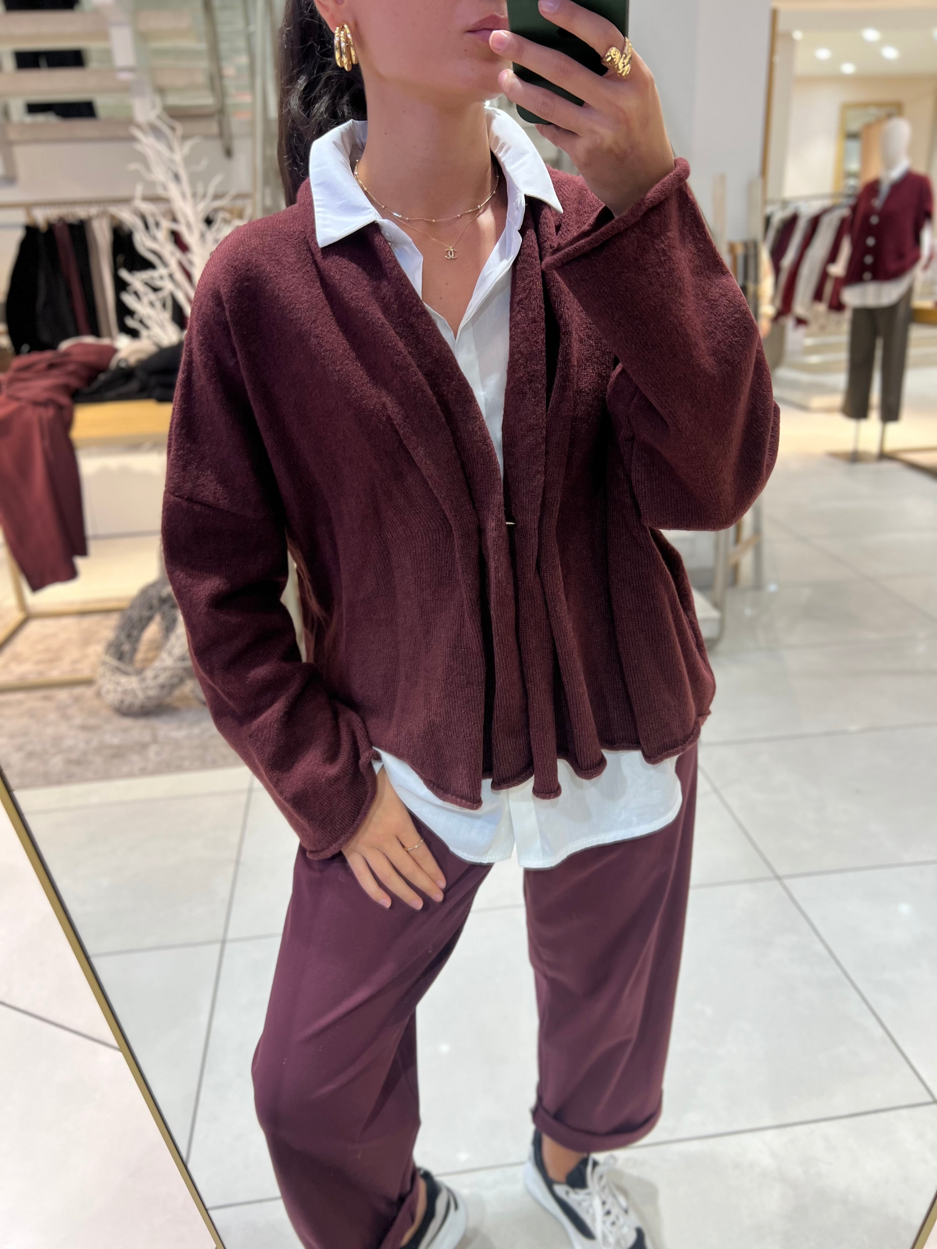 Cardigan mit Anstecknadel