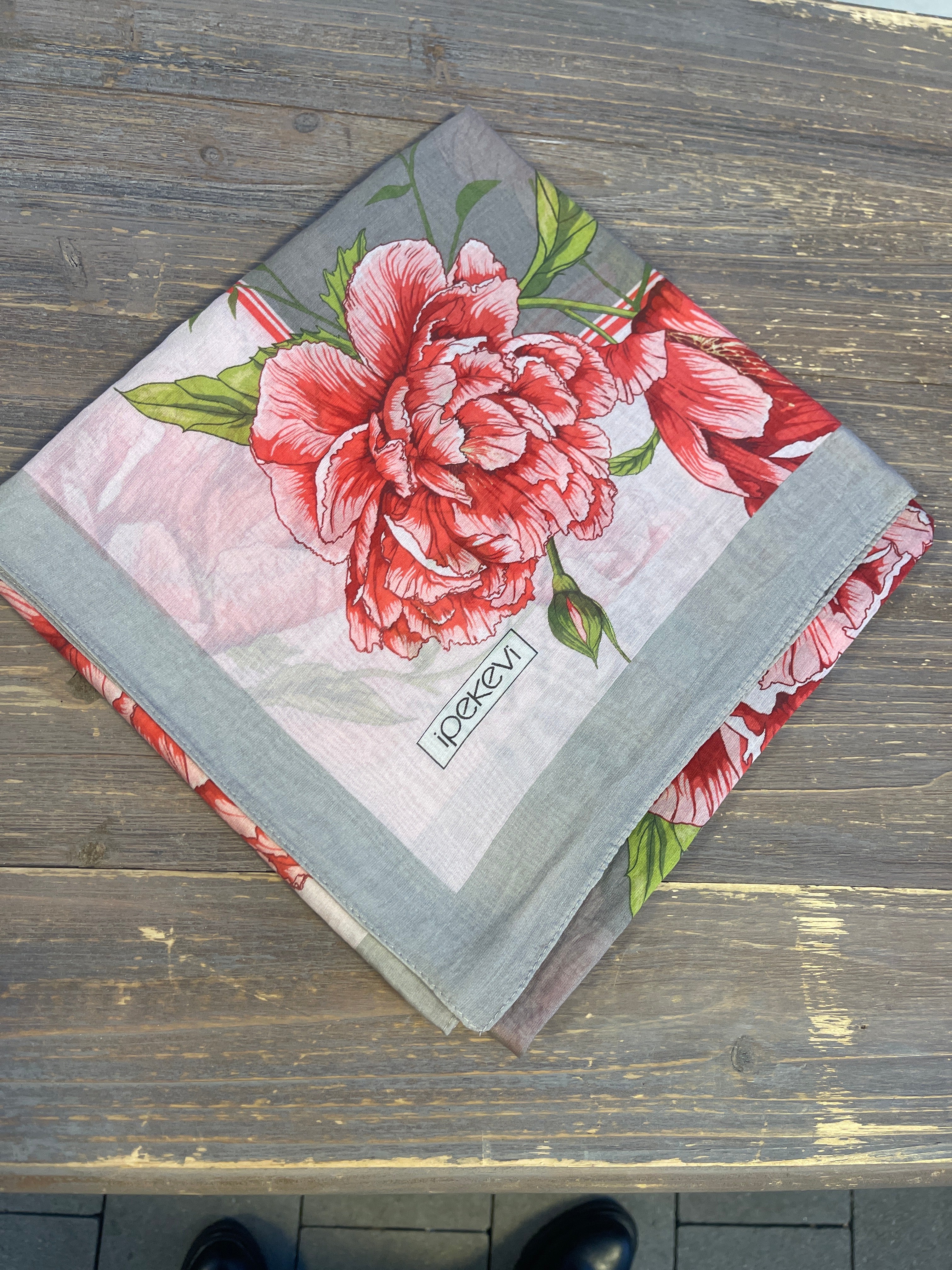 Ipekevi Desenli Tensel Şal