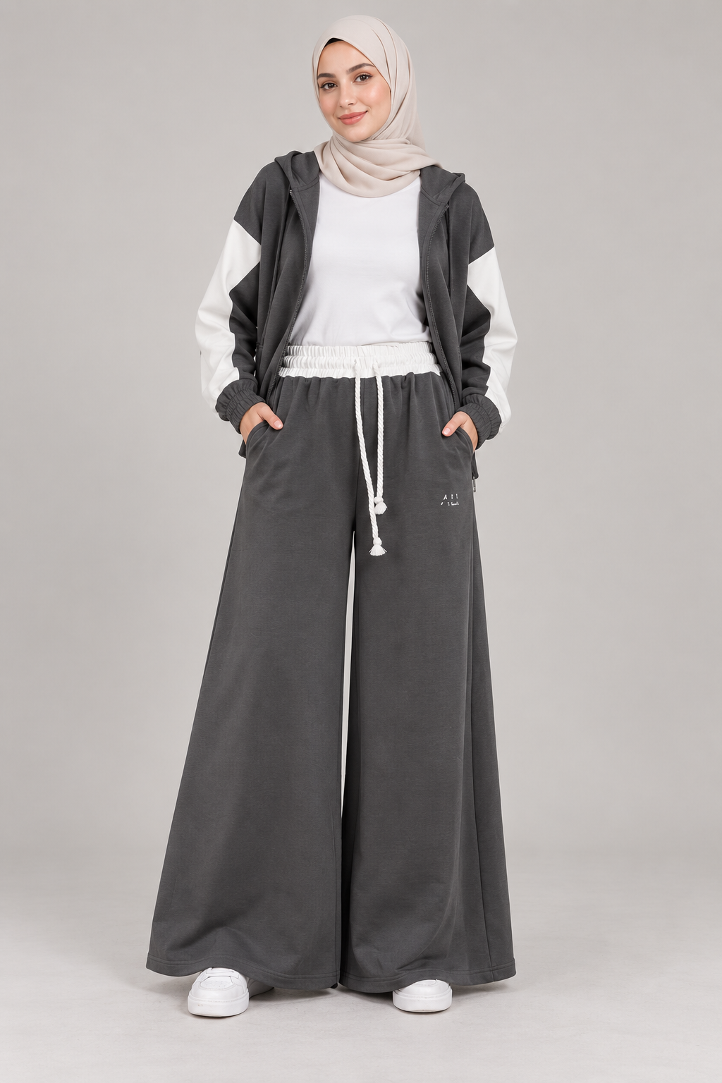 Zweiteiler mit sportlicher Jacke