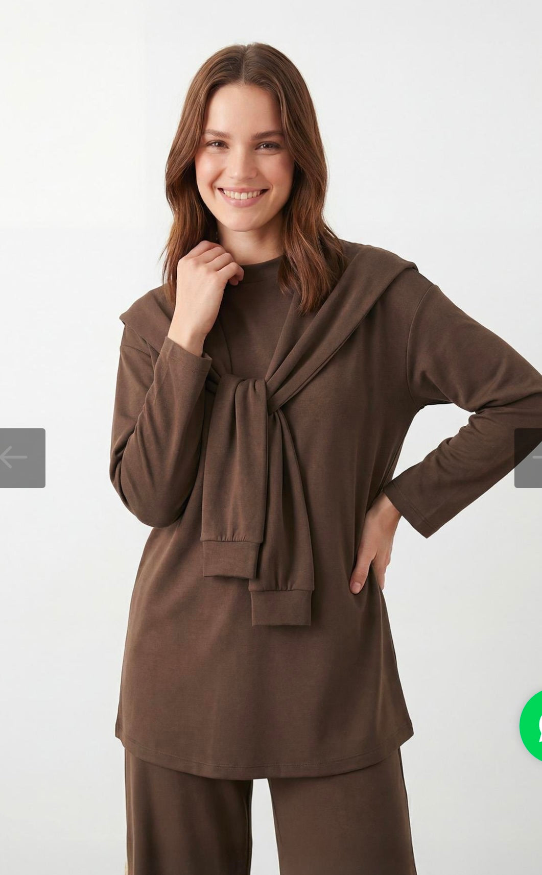 Modal Zweiteiler mit angenähtem Detail