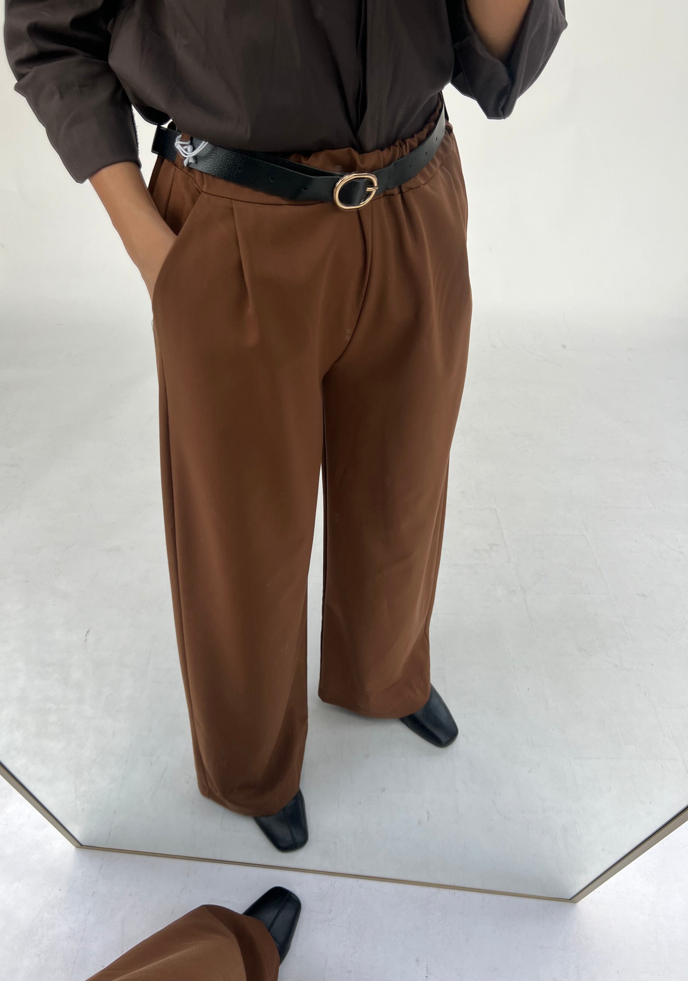 Wide leg pants with belt