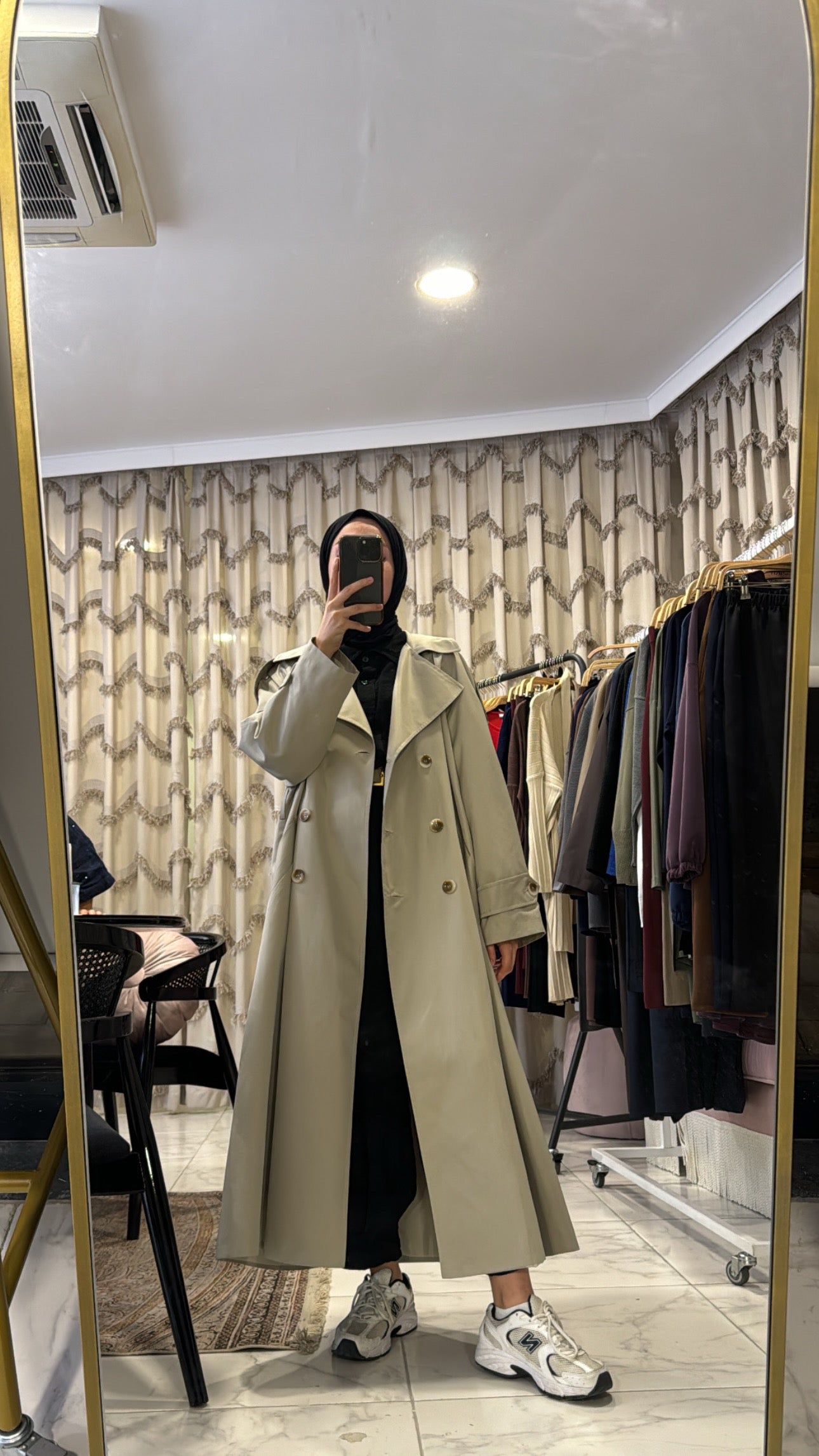 Merwish Trenchcoat