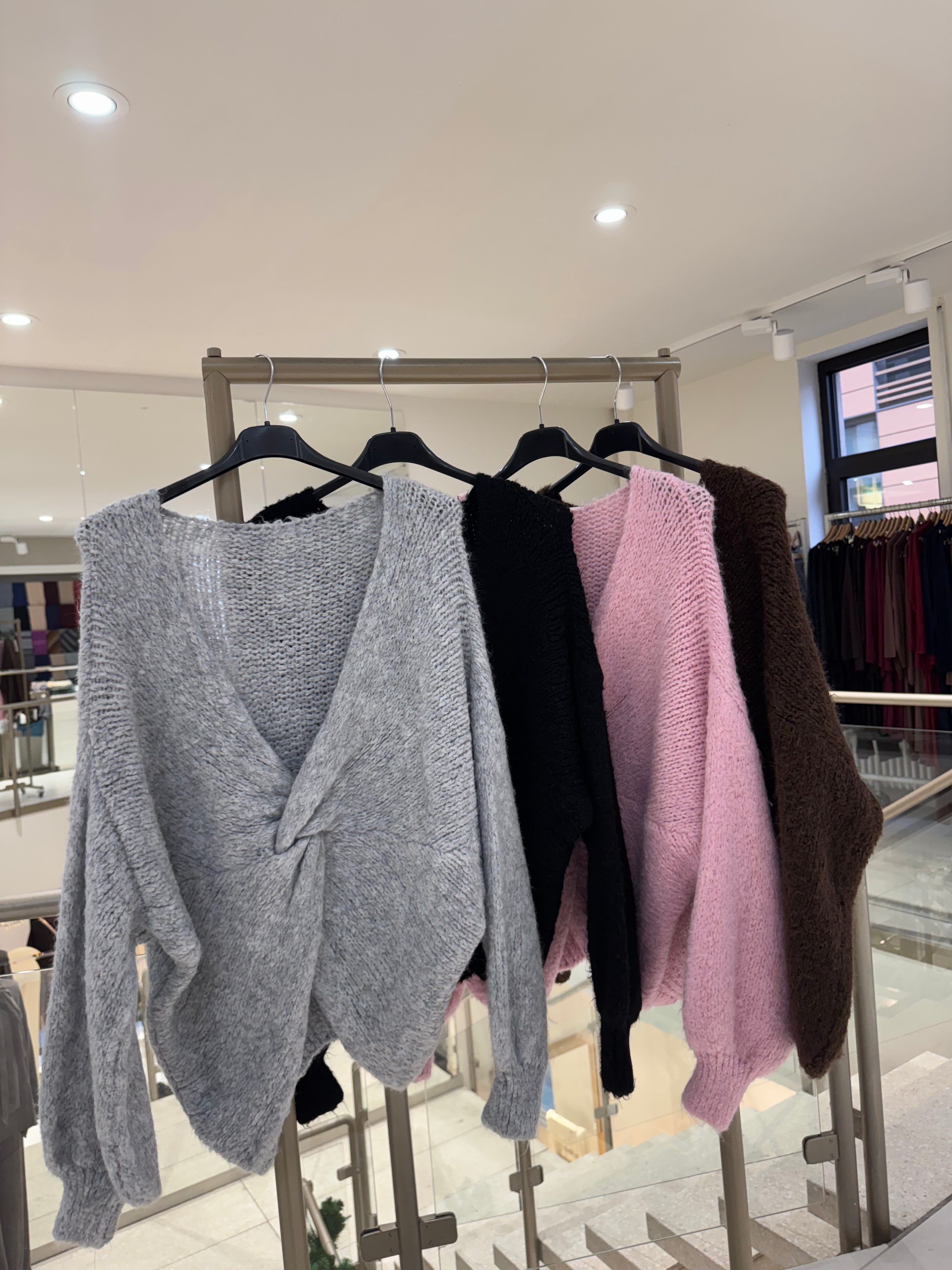 Pullover mit Knotendetail