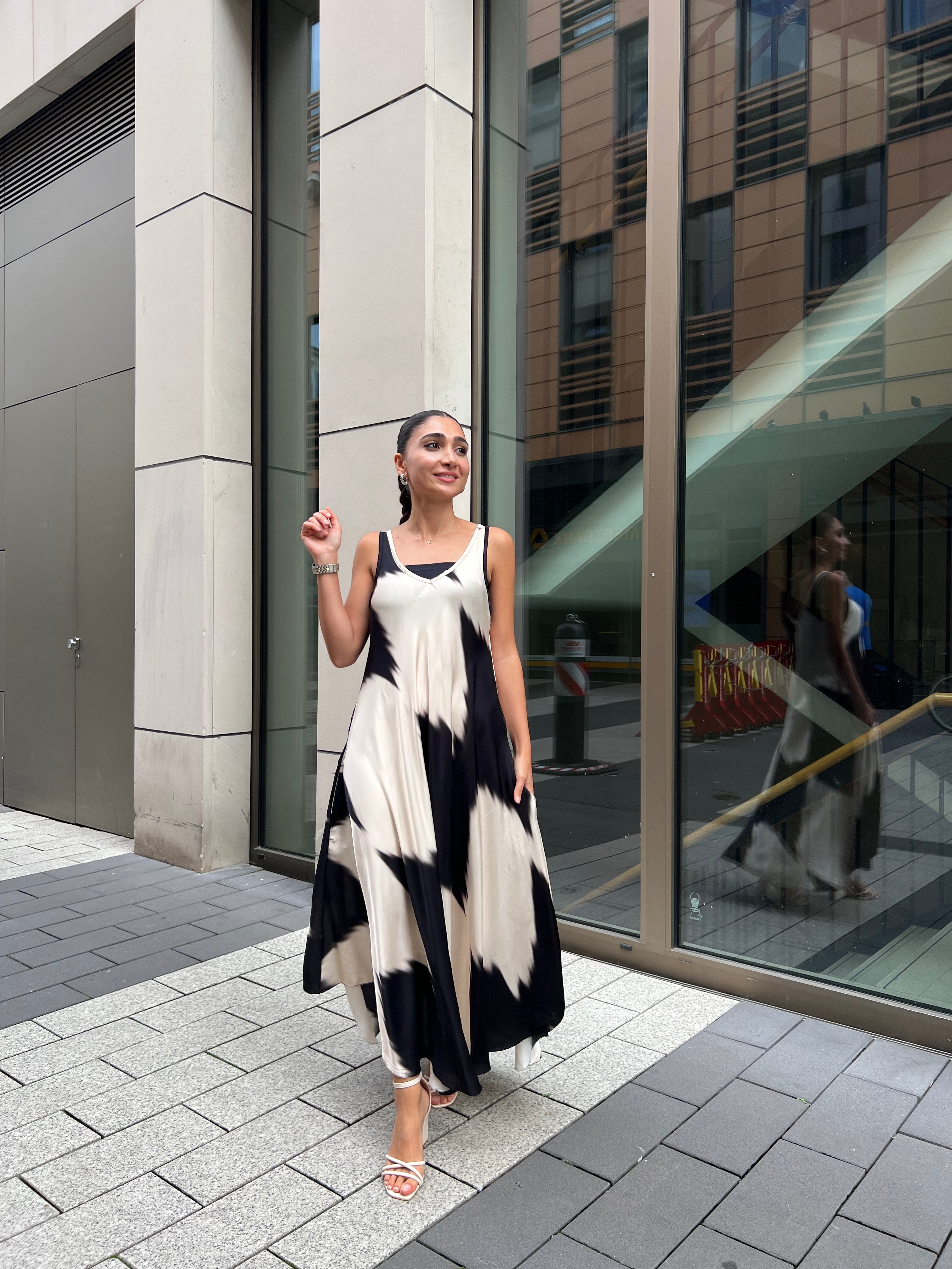Asymmetrisches Trägerkleid