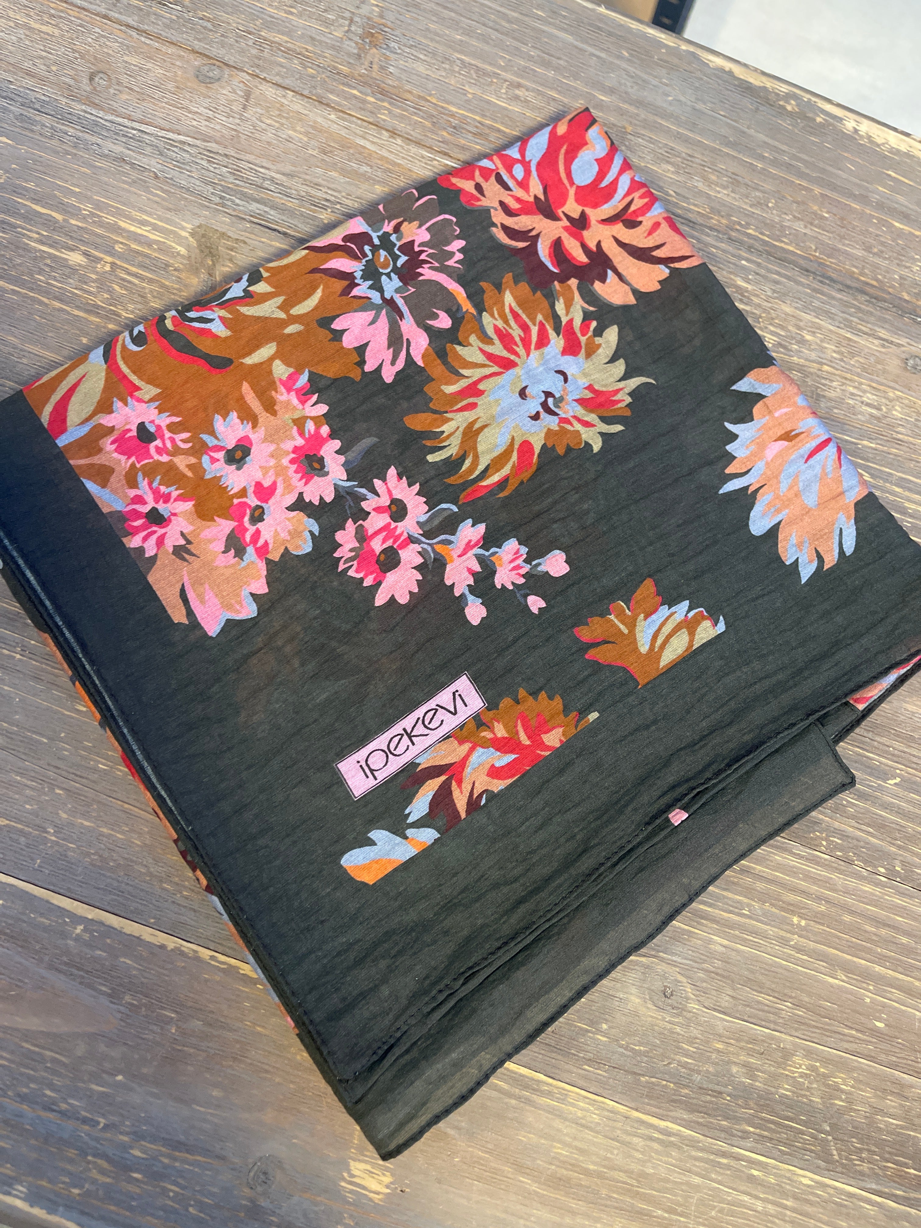 Ipekevi Desenli Tensel Şal