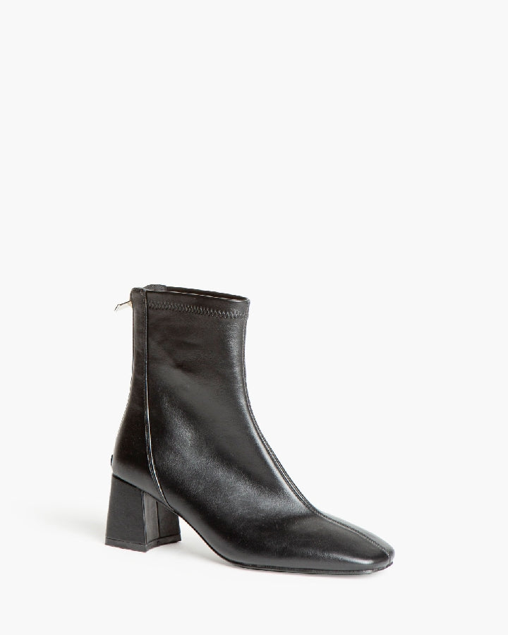 Ankle boots with block sales