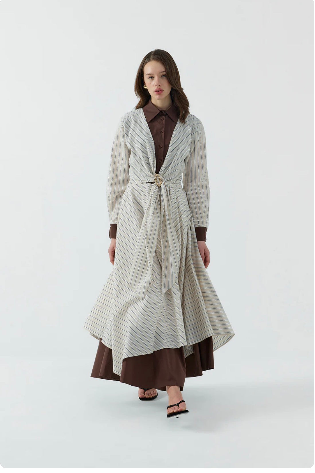 Clande Kleid gesteift