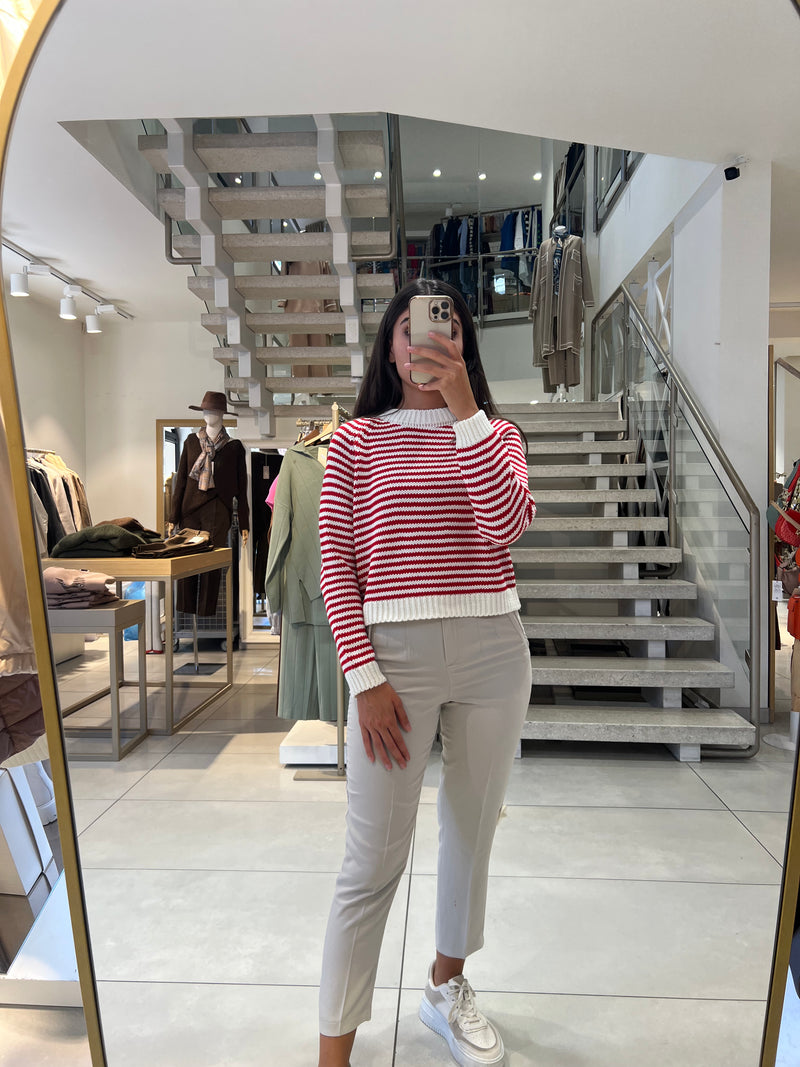 Kurzer gestreifter Pullover