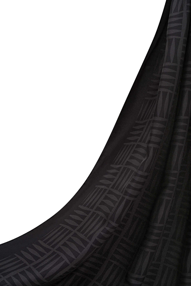 IMANNOOR Hijab Modell Sqaure Twill Silk in der Farbe Schwarz