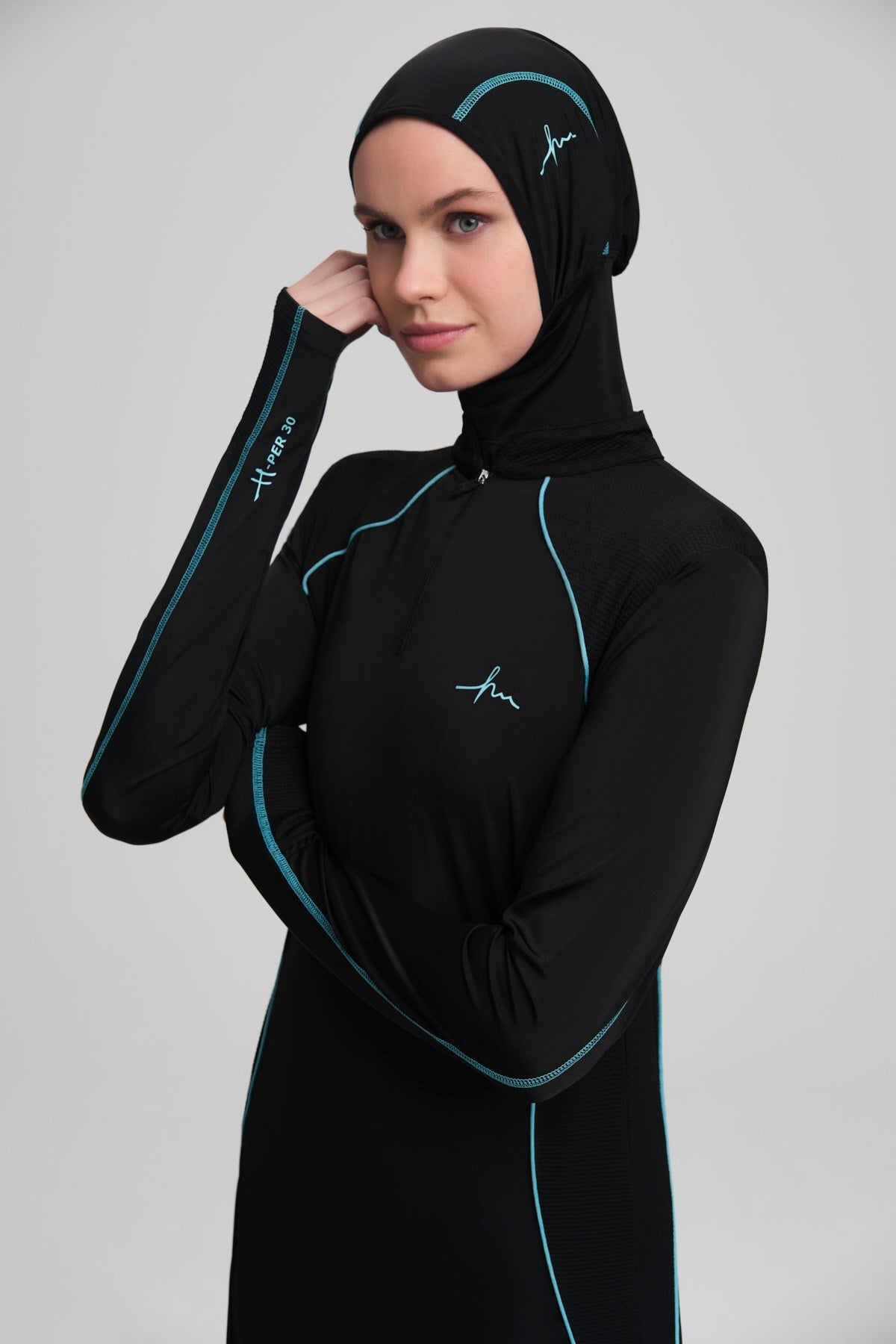 Hijab Beachwear Hasema Performance in black and green